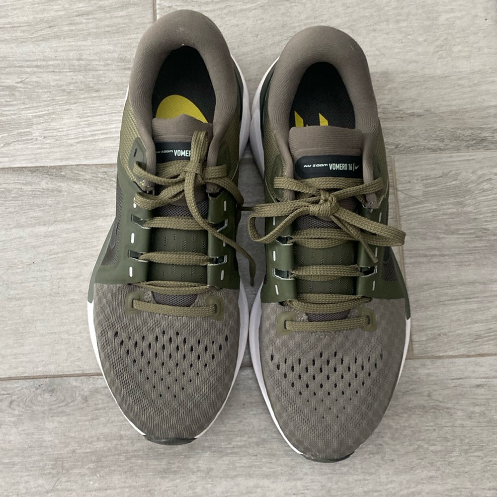 Nike vomero 16-womens size 8
